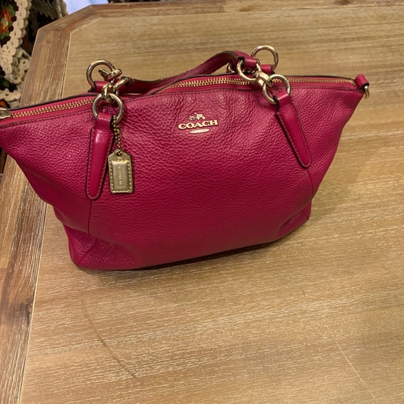 Coach Handbags - Coach Small Kelsey Satchel/No crossbody strap